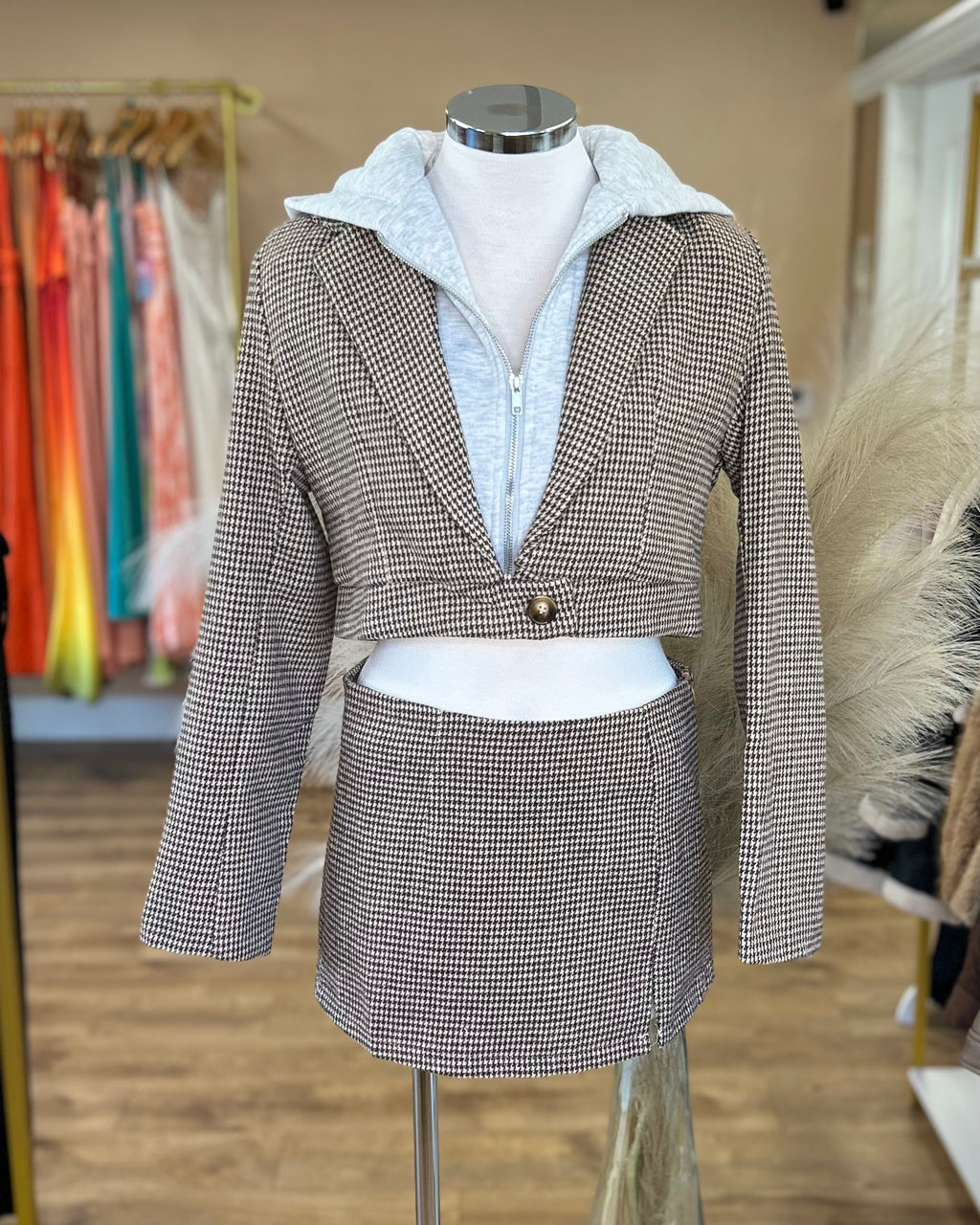 CHECKED PATTERN CROPPED BLAZER WITH HOODIE