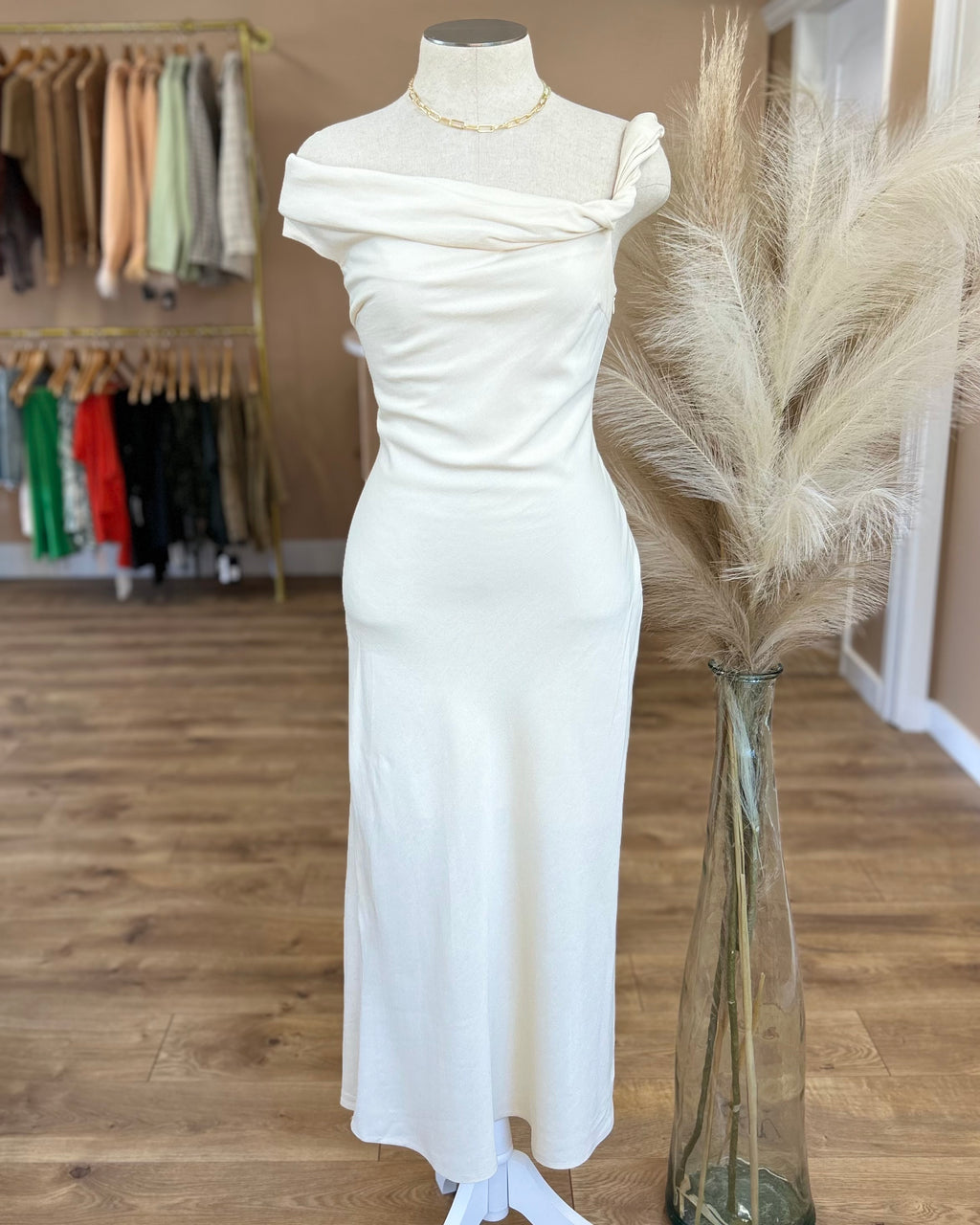 TWISTED DETAIL U-NECK MIDI DRESS