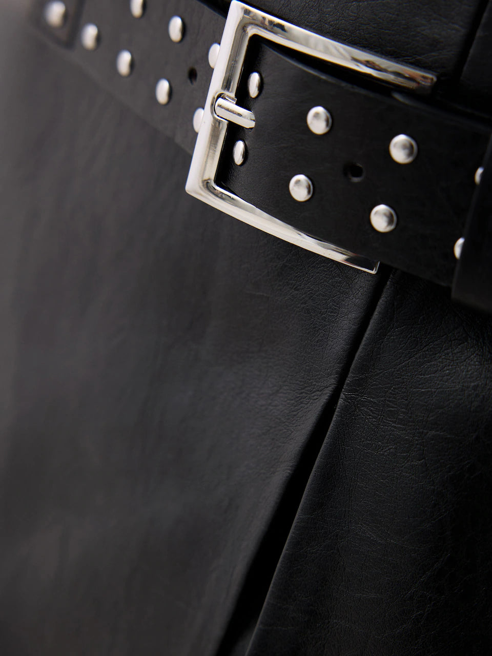 BELTED SIDE SLIT LEATHER SKIRT