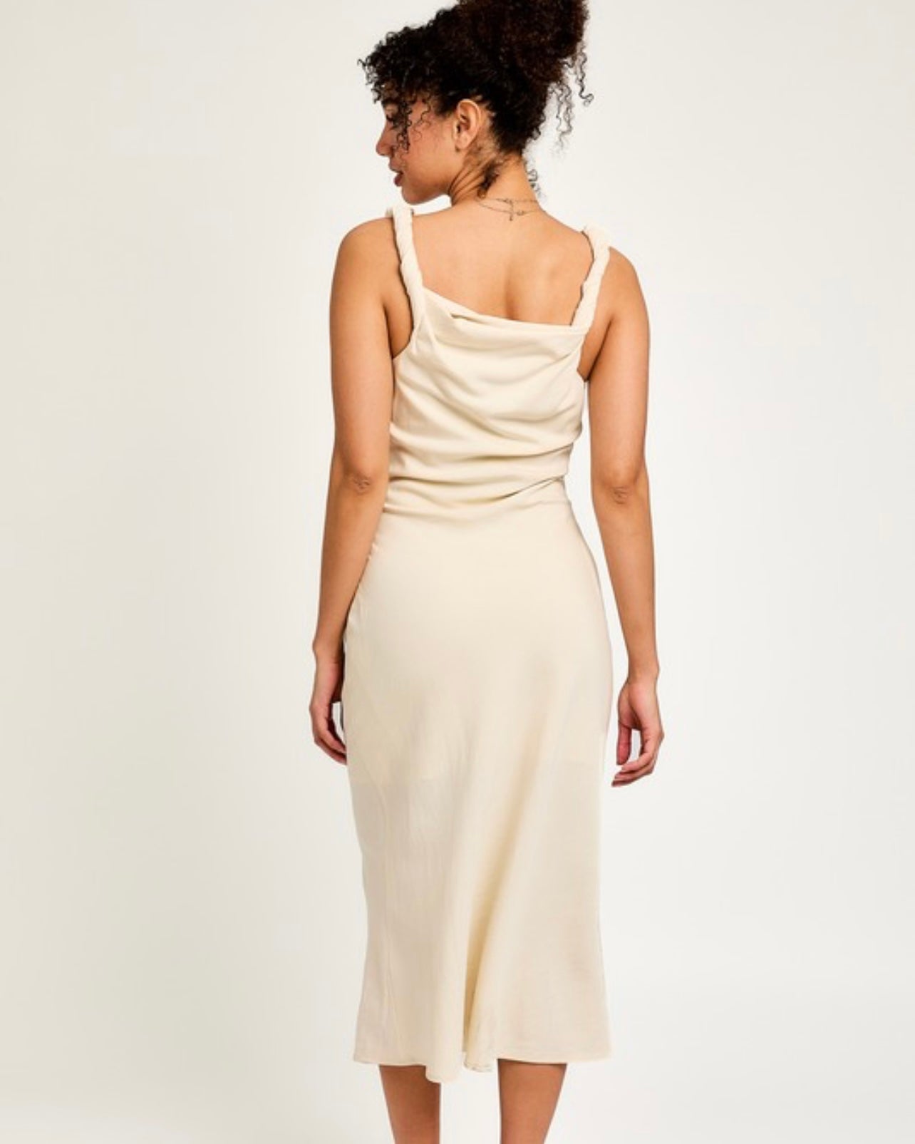 TWISTED DETAIL U-NECK MIDI DRESS