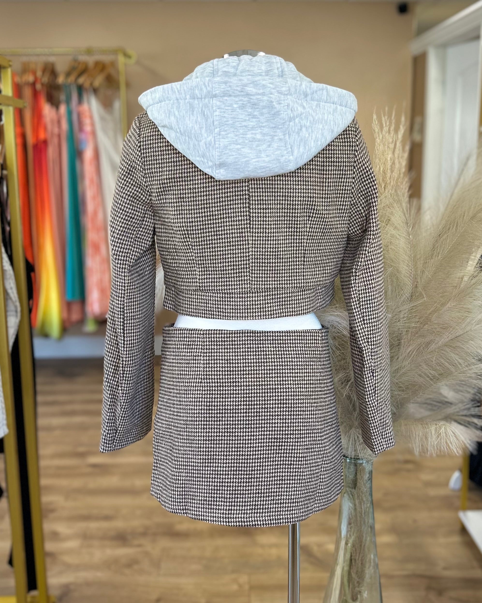 CHECKED PATTERN CROPPED BLAZER WITH HOODIE