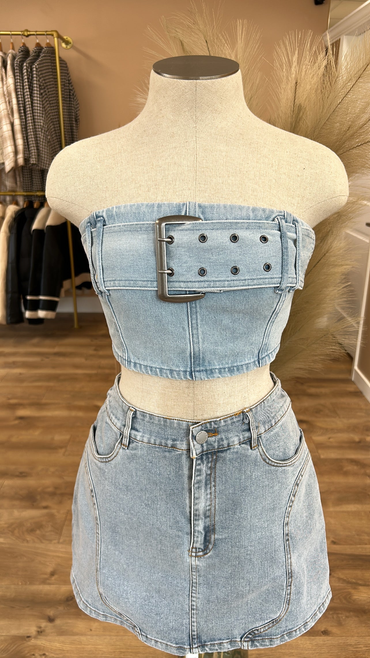 DENIM BUCKLE CROP TOP